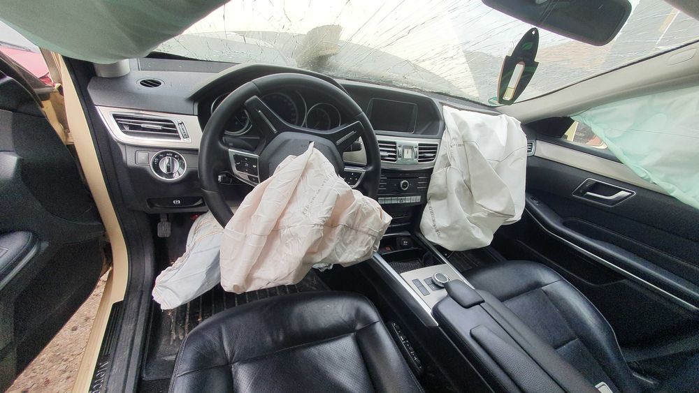 Dezmembram Mercedes W212 E200-E220 2009-2016