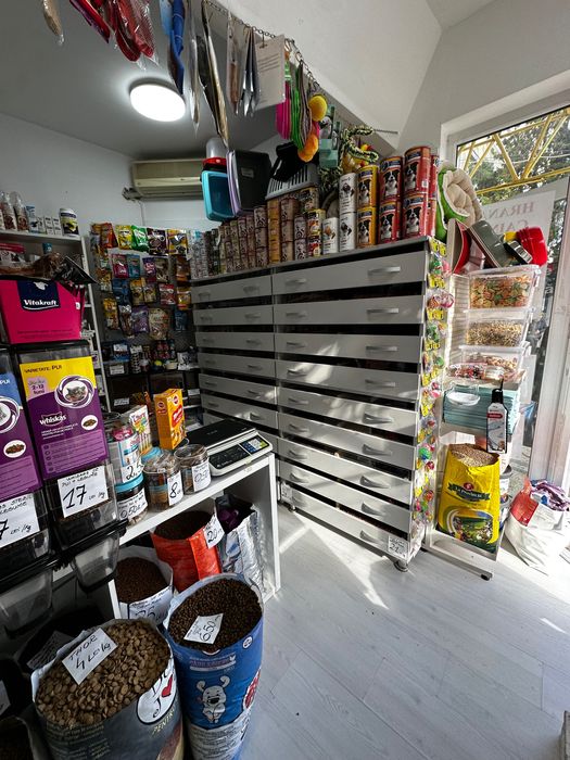 Vând afacere farmacie veterinară /pet shop