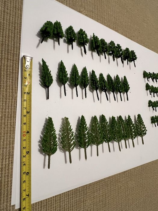 Brazi, pomi, copaci in miniatura