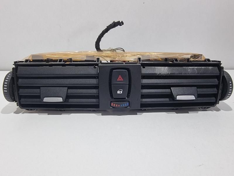 Grila ventilatie bord centrala BMW Seria 3 F30 9218552