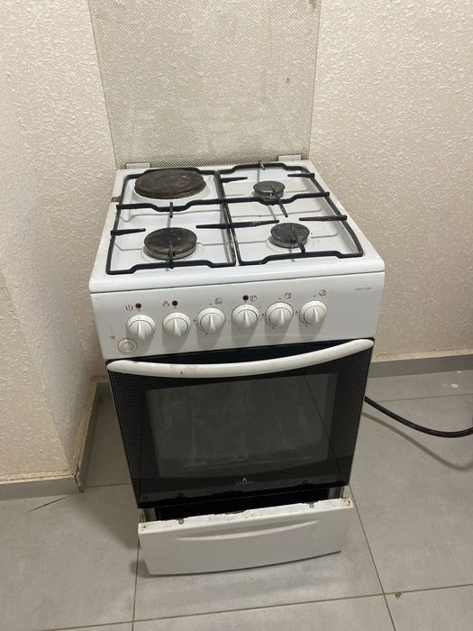 Газ плита почти новый
