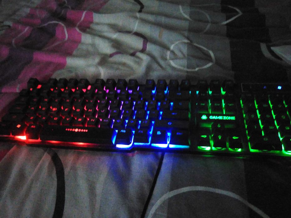 Продавам gaming клавиятура