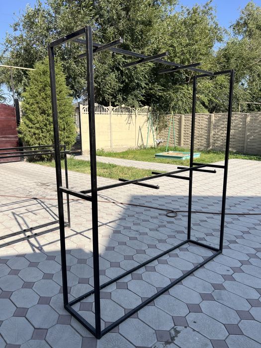 Оборудование для магазина одежды