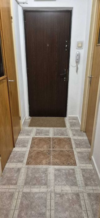 Vand / schimb apartament 3 camere zona Favorit Drumul Taberei sector 6