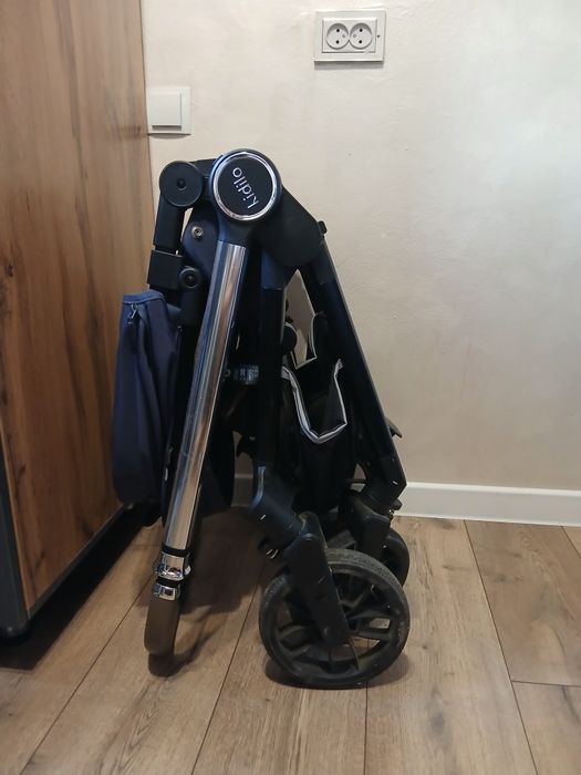 Прогулочная коляска Kidilo D900