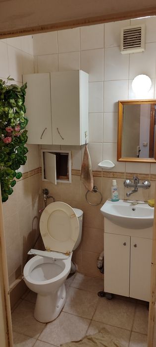 Дава се под наем Двустаен апартамент в Бургас, Меден рудник - зона В - 49 кв.м за 68000 € - Снимка #3