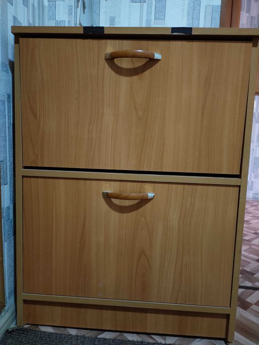 Продам обувницу.