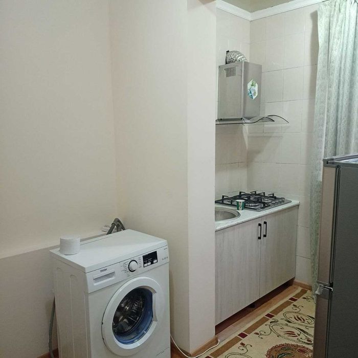 Сдается 2 комнатная квартира рядом базар Кадышева и школа 151