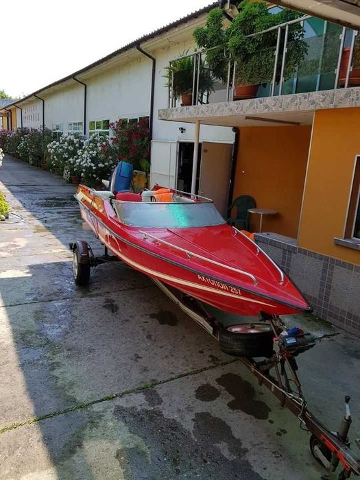 Спортна лодка Plancraft Sabre – 75 к.с. + количка