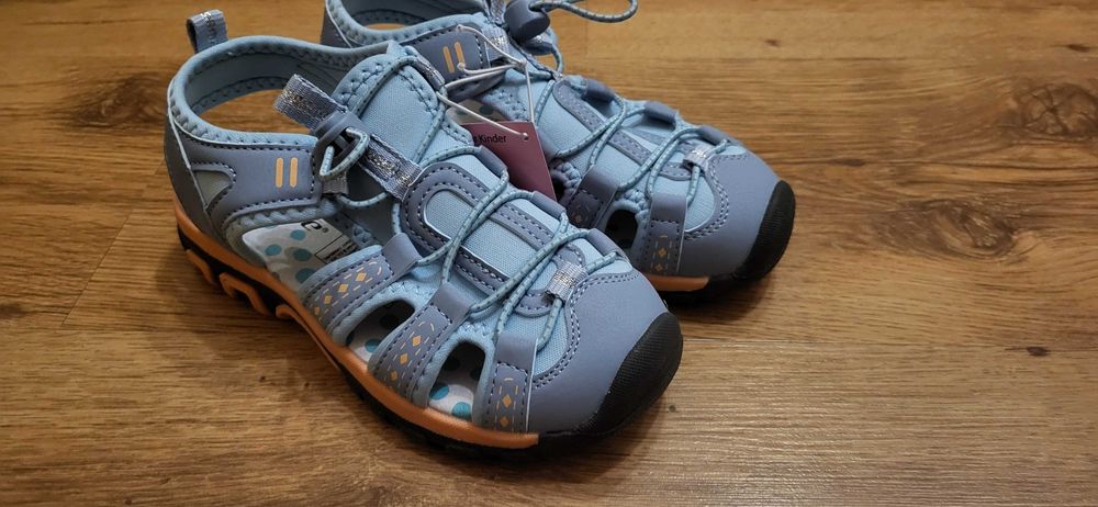 Сандали детские. Новые