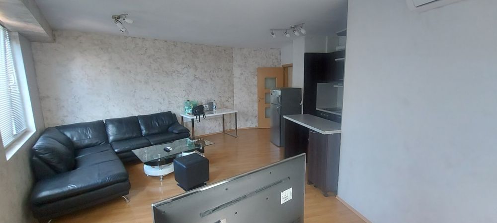 Дава се под наем Двустаен апартамент в Ботевград - 65 кв.м за 550 € - Снимка #2