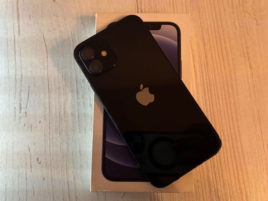 Продам IPhone 12