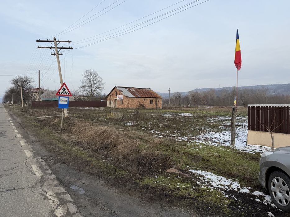 Vand sau inchiriez Teren com Roesti central deschidere 57ml