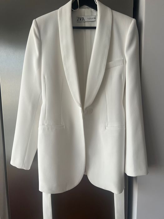 Zara бяло сако с колан