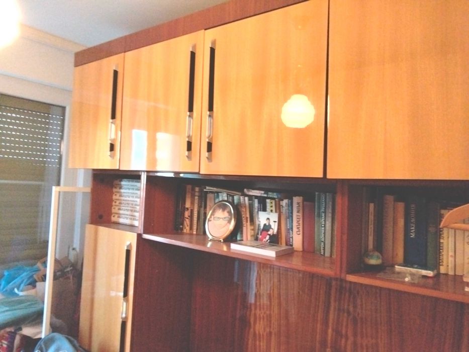 Секция с вграден диван