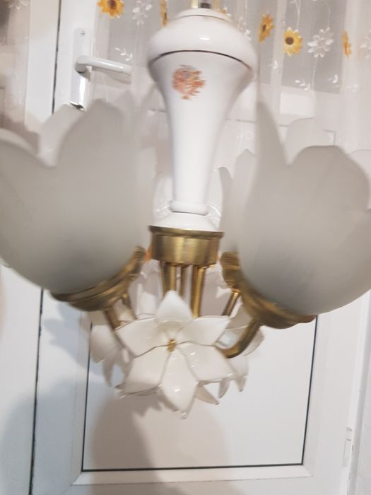 Lustra eleganta 4 becuri normale
