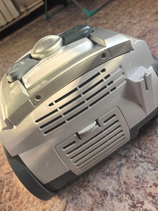 Пылесос Vitek 1833