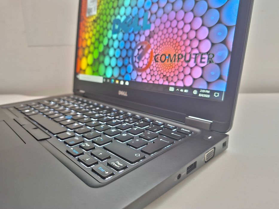 Laptop Dell 14 FullHD i5 gen 8 iluminare ssd . BATERIE NOUA .Garantie 1 an
