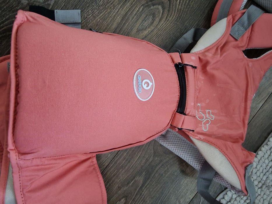 Marsupiu port bebe cu scaunel