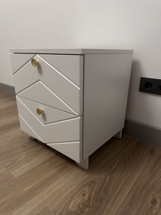 Тумбочки (2 штуки)