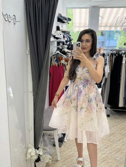 Нова официална рокля