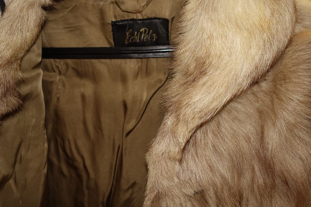 Палто от изкуствен косъм