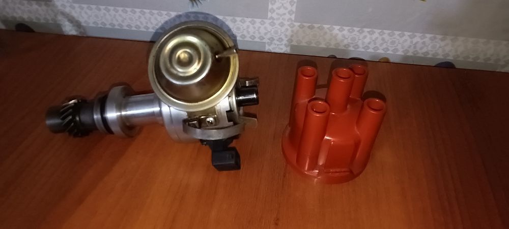 Продам трамблёр на Ауди 80 В3.