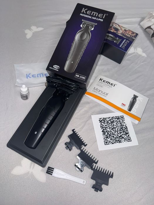 Mașină de tuns Kemei KM-2299 – Nouă, sigilată