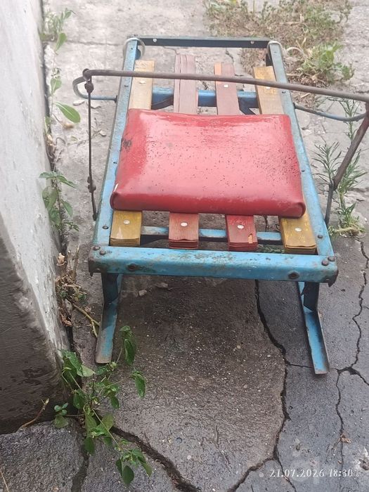 Продаются санки б/у