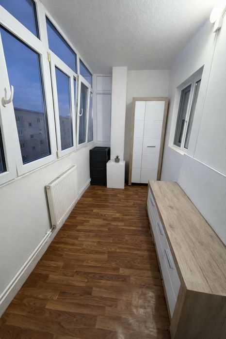 Mutare imediată!Ap.70 mp 2 dormitoare, 2 bai, living+bucatarie, balcon
