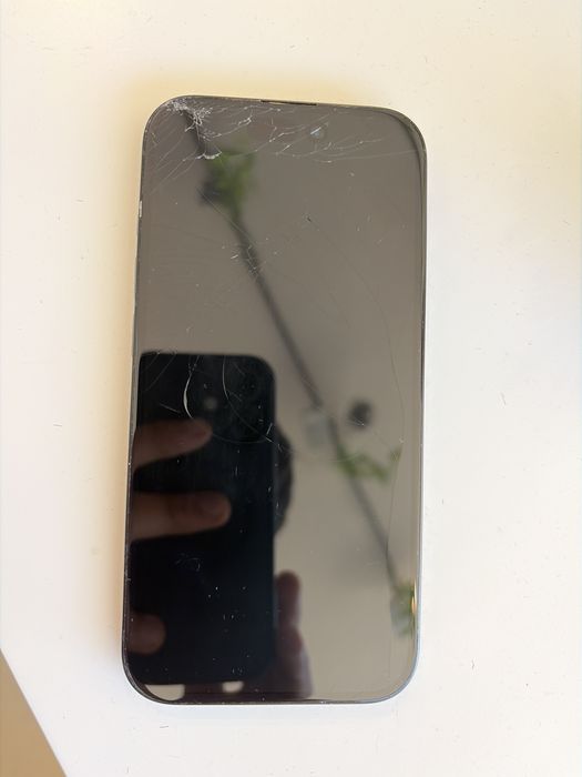 Iphone 15 спешно