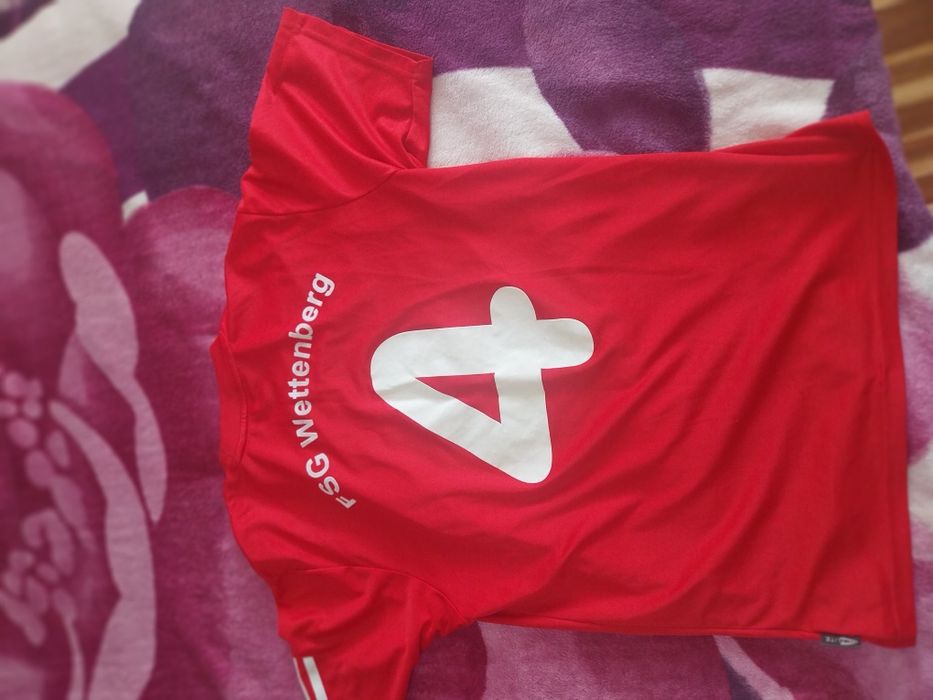 Vănd tricouri originale de fotbal disponibile toate  mărimile preț neg