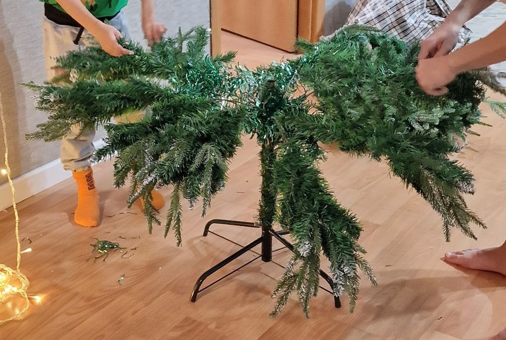Продам искусственную елку