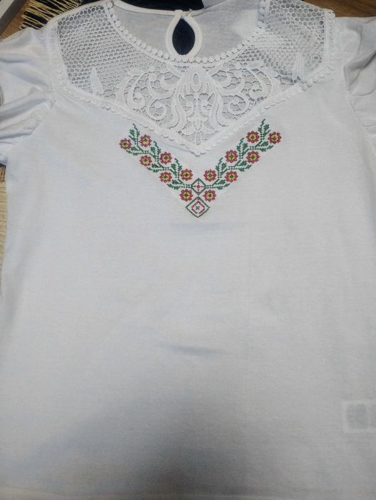 Бродирани дамски блузки с шевици и народни мотиви