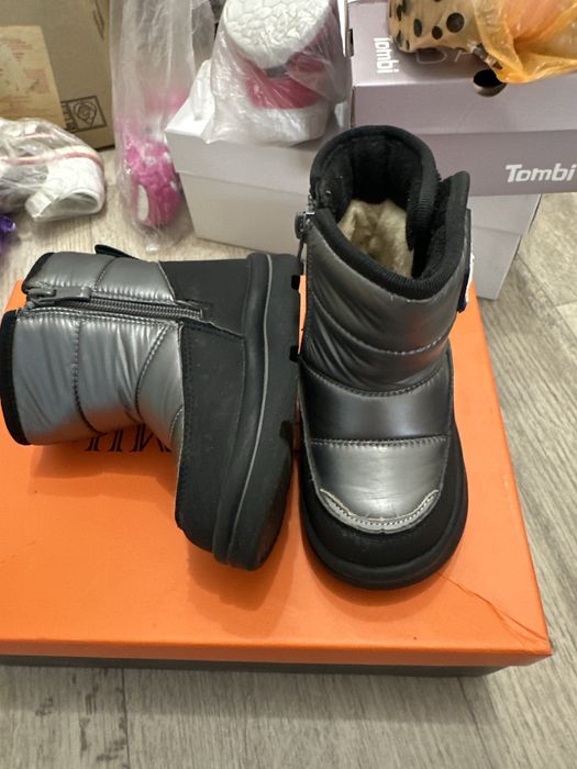 Продам обувь детскую