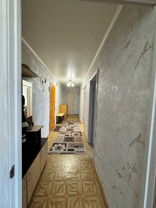 Продаём 4 комн. кв. - ул. Гапеева 7 (30 мкр.)