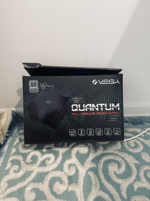 Блок Питания Quantum 1000w новый