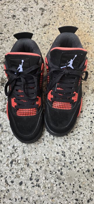 Air Jordan 4 Retro "Red Thunder".