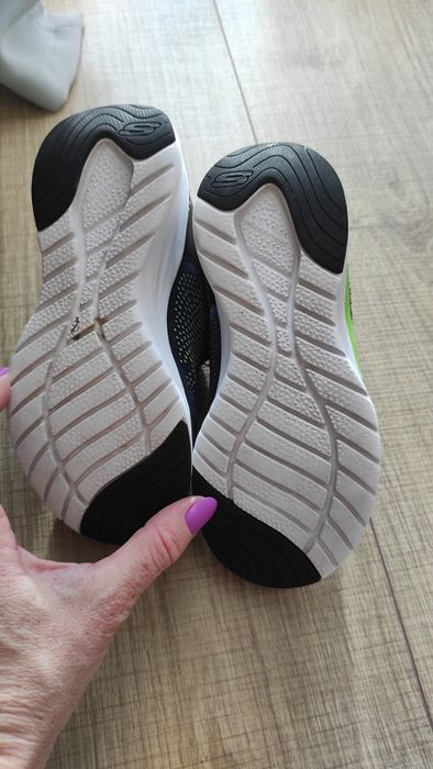 Papucei Skechers mărimea 27