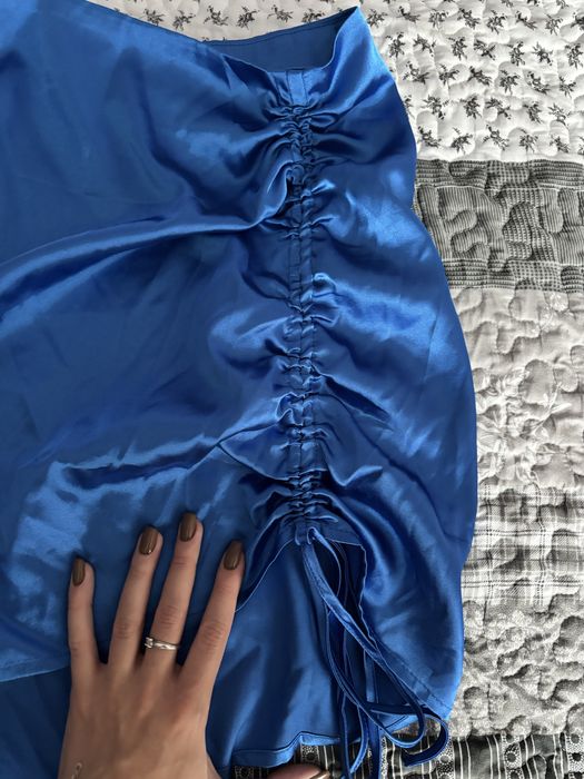 Сатенена пола в морско синьо