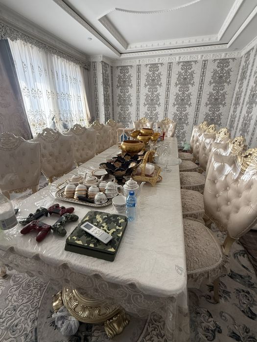 Стол стул гостиной