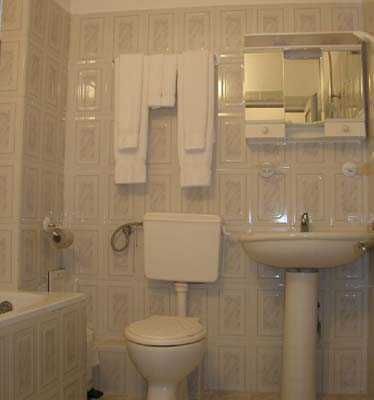 Продава се Хотел в Сандански - 650 кв.м за 693 €/кв.м - Снимка #6