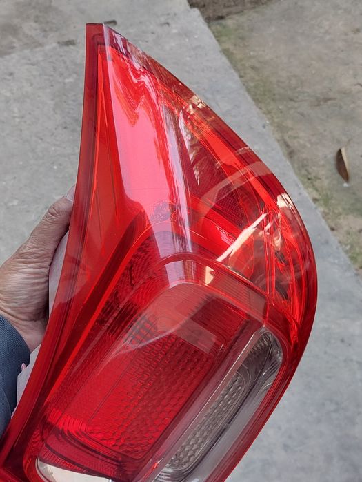 Продам задную фару от малибу 1 толко сторона пасажыра.состояние отличн