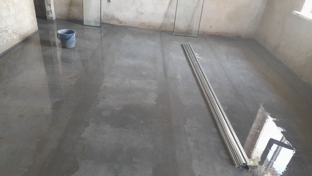 Делаеи стяжку полов