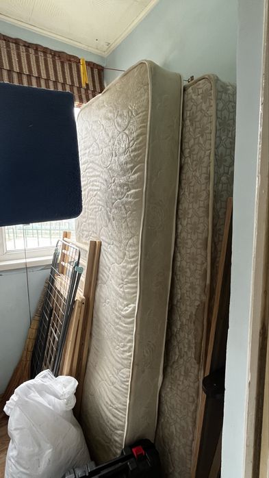 Матрасы 2шт одномесный и 1,5