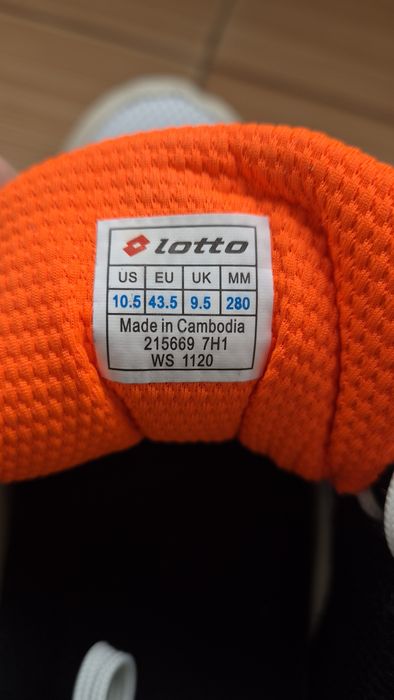 Adidașii LOTTO noi