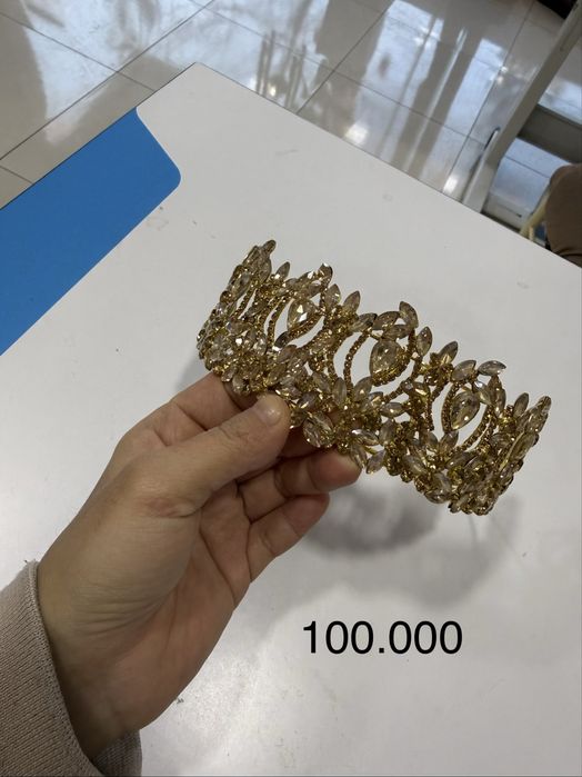 Корона головной убор.