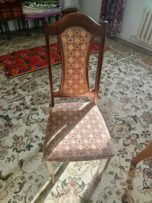 Стол, стульчиктер сатылады