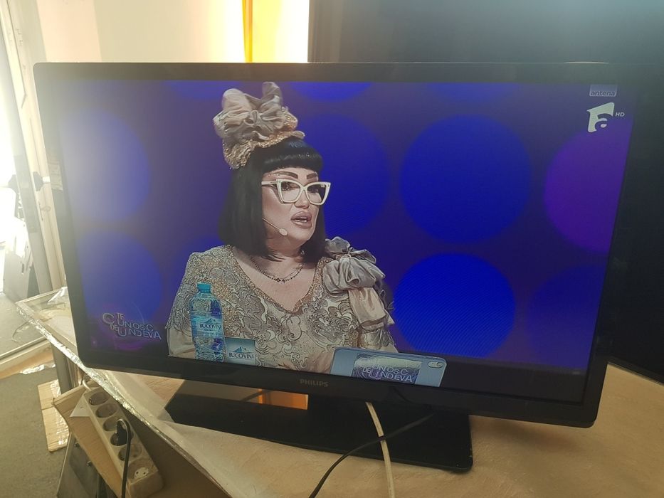 Vand televizor Philips diagonala 81 cm