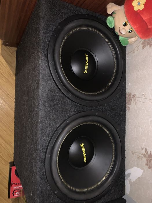Продам два сабвуфера 15